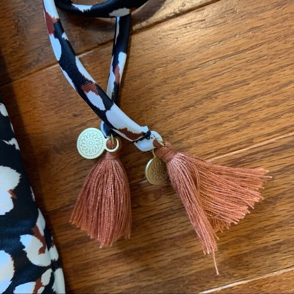 New JESSICA SIMPSON Leopard Animal Print Tassel One Piece Swimsuit Black Tan M - Picture 6 of 8